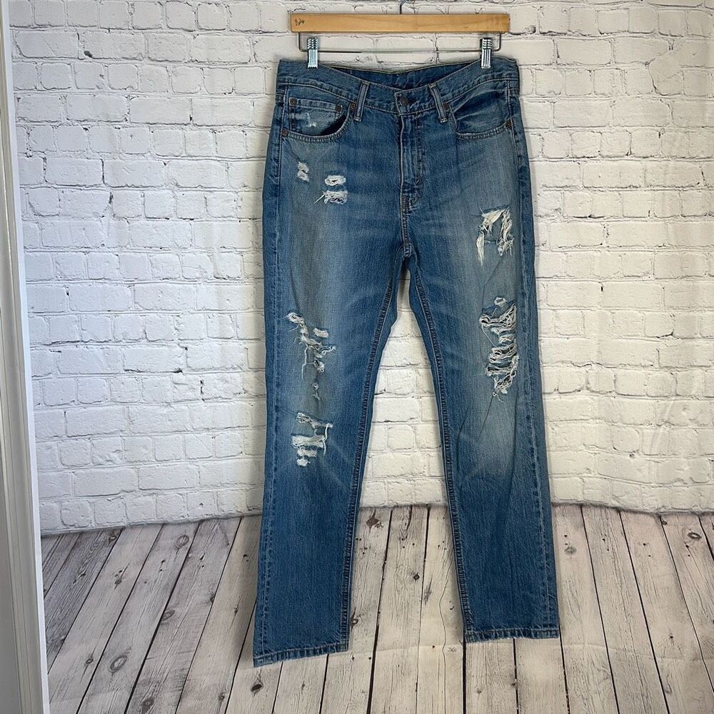 Levi’s Men’s 541 Athletic Fit Distressed Jeans size W32 x L32